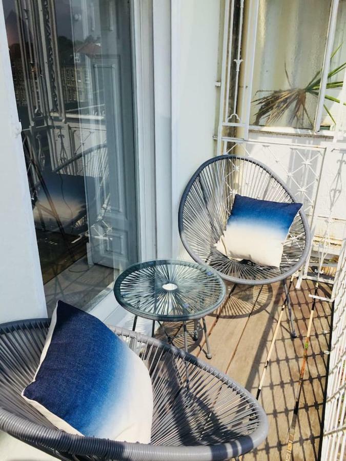 Elegant Period Clifton Balcony - Simplycheckin Apartament *
