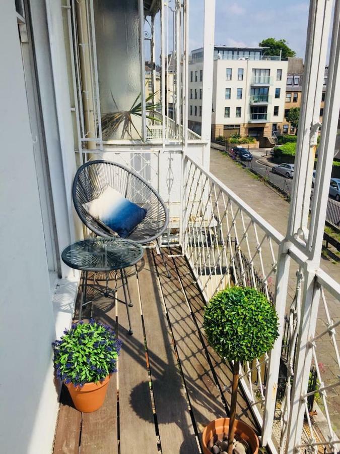 Elegant Period Clifton Balcony - Simplycheckin Apartament Bristol